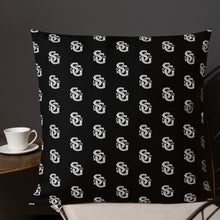 Load image into Gallery viewer, Samuel Gulliver & Co. Premium Pillow